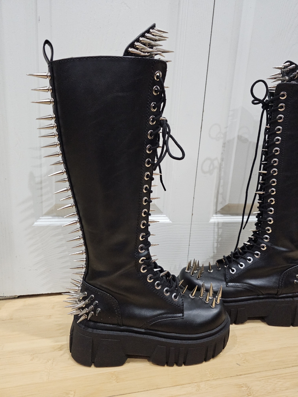 Rare Dolls Kill Widow Punk Goth The Problem Child Black Silver Spiked Knee Boots - Picture 12 of 15